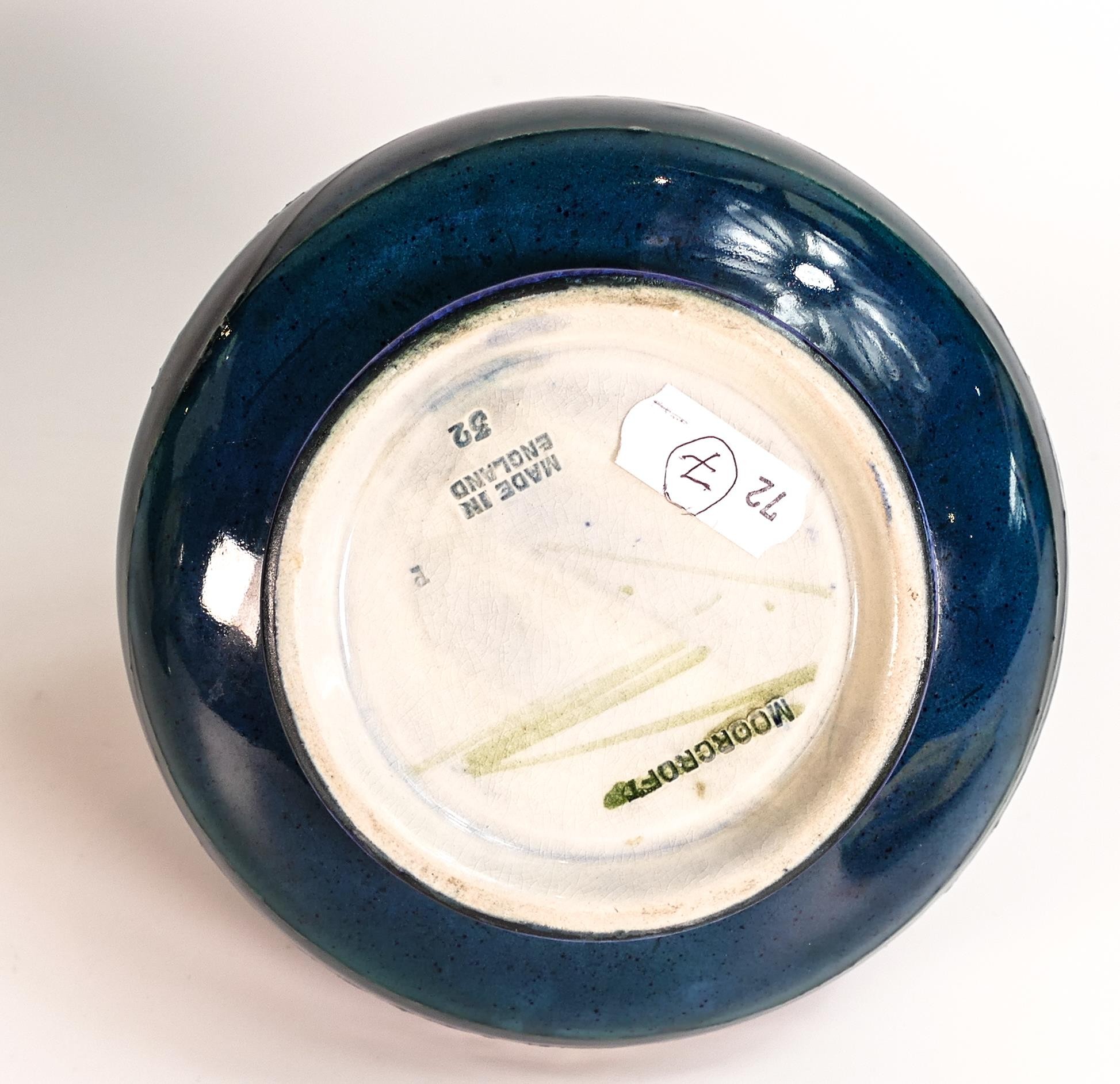 William Moorcroft squat vase decorated in the Moonlit Blue design, c1920s, h.10.5cm. - Bild 6 aus 6
