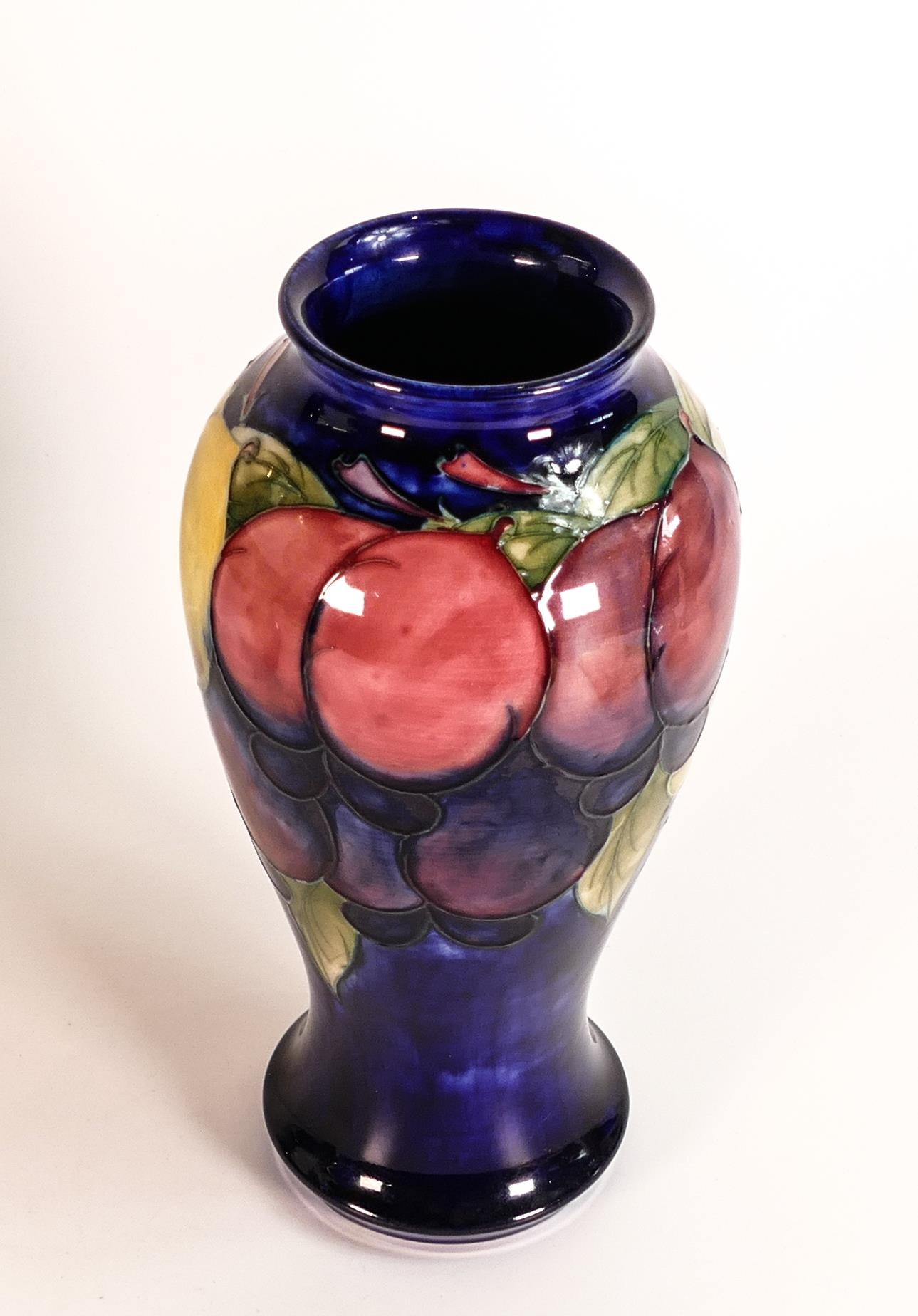 William Moorcroft vase decorated in the Wisteria design, c1925, h.23.5cm. - Bild 5 aus 6