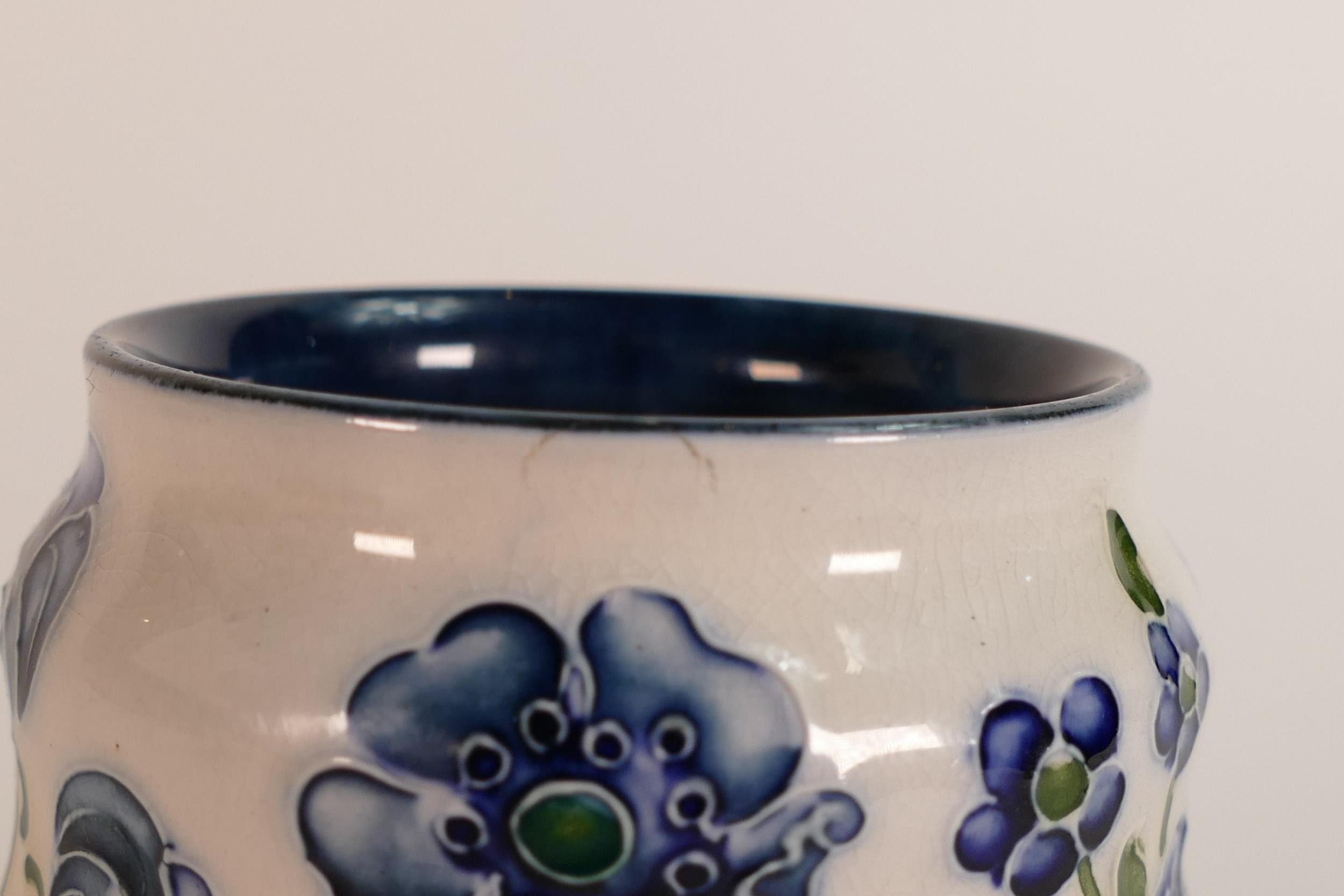 Moorcroft James Macintyre blue Florian ware vase. Signed to base, small chip on top rim reglued, age - Bild 4 aus 7