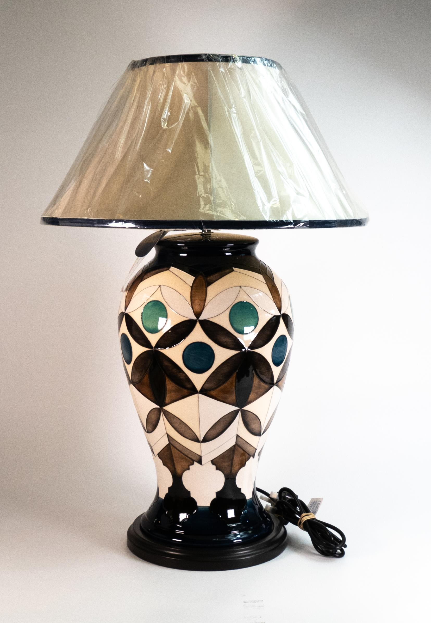 Moorcroft Prestige design Consort lamp & shade (Muzhall). Designed by Emma Bossons. Height 41cm