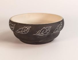 Wedgwood Studio bowl decorated in Black Jasper dip, Sgraffito design, diameter 18cm