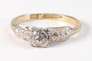 18ct gold and platinum diamond ring, size L. 2.7g.