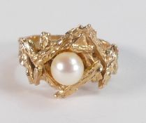9ct gold hallmarked cultured pearl set ring, size P, weight 5.94g.