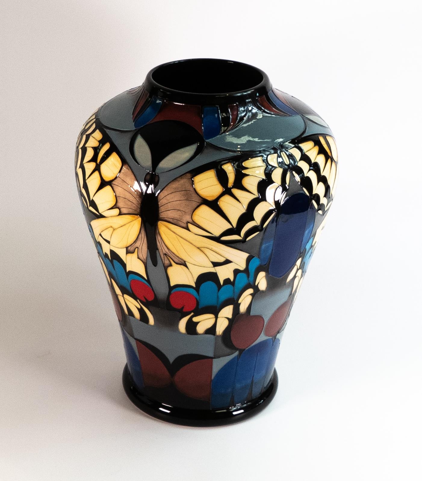 Moorcroft Prestige swallow Tail vase. Trial piece dated 27/4/18. Height 38cm - Bild 4 aus 6