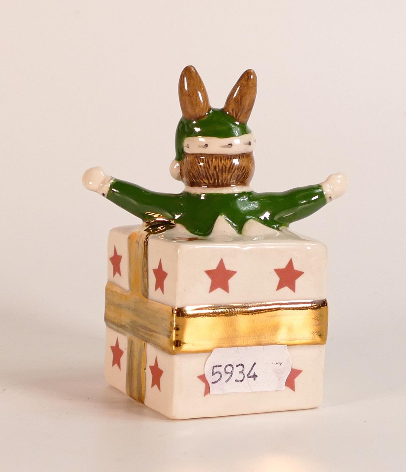 Royal Doulton Bunnykins figure Christmas Surprise DB146, painted in a different colourway with - Bild 2 aus 3