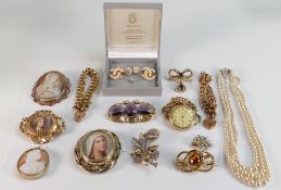 Good collection of antique gold plated jewellery including several brooches (some really large),
