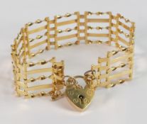 9ct gold hallmarked gate bracelet, 18cm long appx. Weight 11.18g.