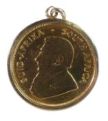 Quarter Krugerrand 22ct gold coin 1982, gross weight 9.8g, set in loose clip back 9ct mount.