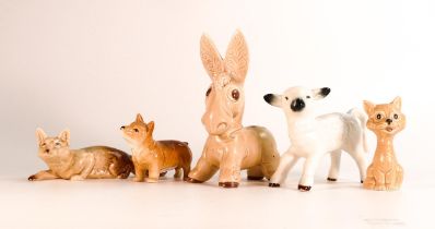 A collection of Sylvac animals to include lamb, Corgi, cat, donkey & damaged fox (5)
