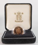 Royal Mint Gold FULL sovereign dated 2001, in plastic case and box.