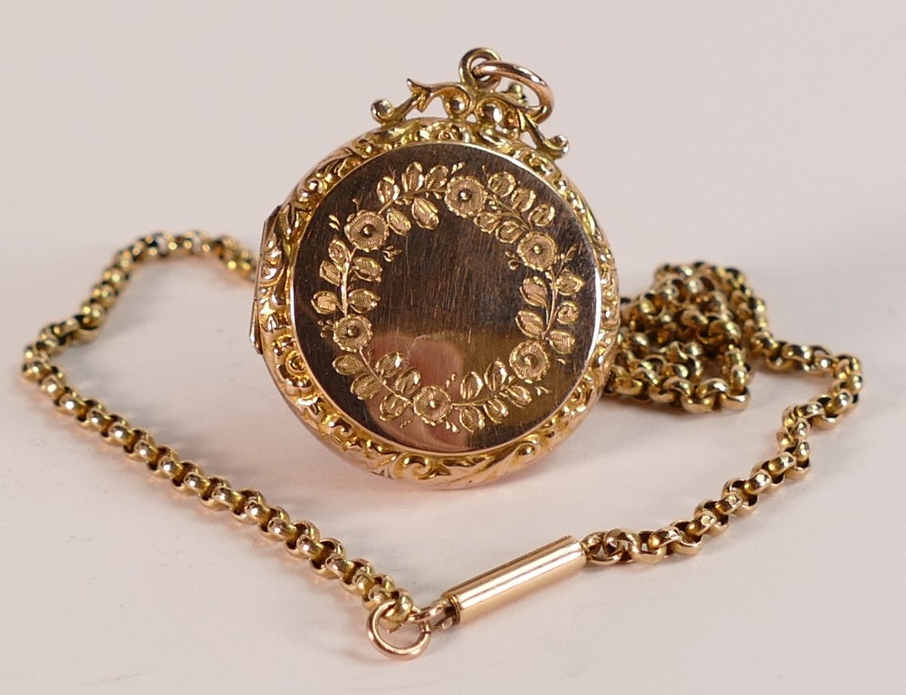Victorian 9ct gold chain with 9ct tag & stamped catch. Victorian locket marked 9ct back & front.
