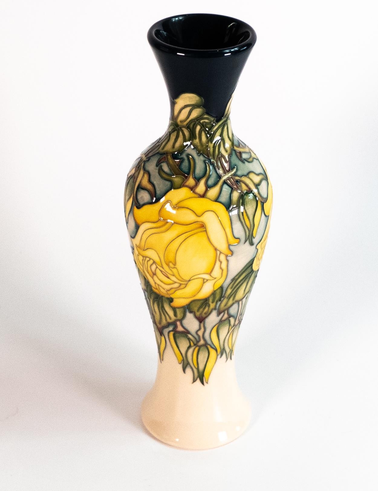 Moorcroft Marchel Niel vase. Trial piece dated 28/4/16. Height 30.5cm - Bild 4 aus 6