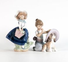 Boxed Lladro figures The Elegant Touch 06862 & Pretty Pickings 05222, tallest 17cm (2)