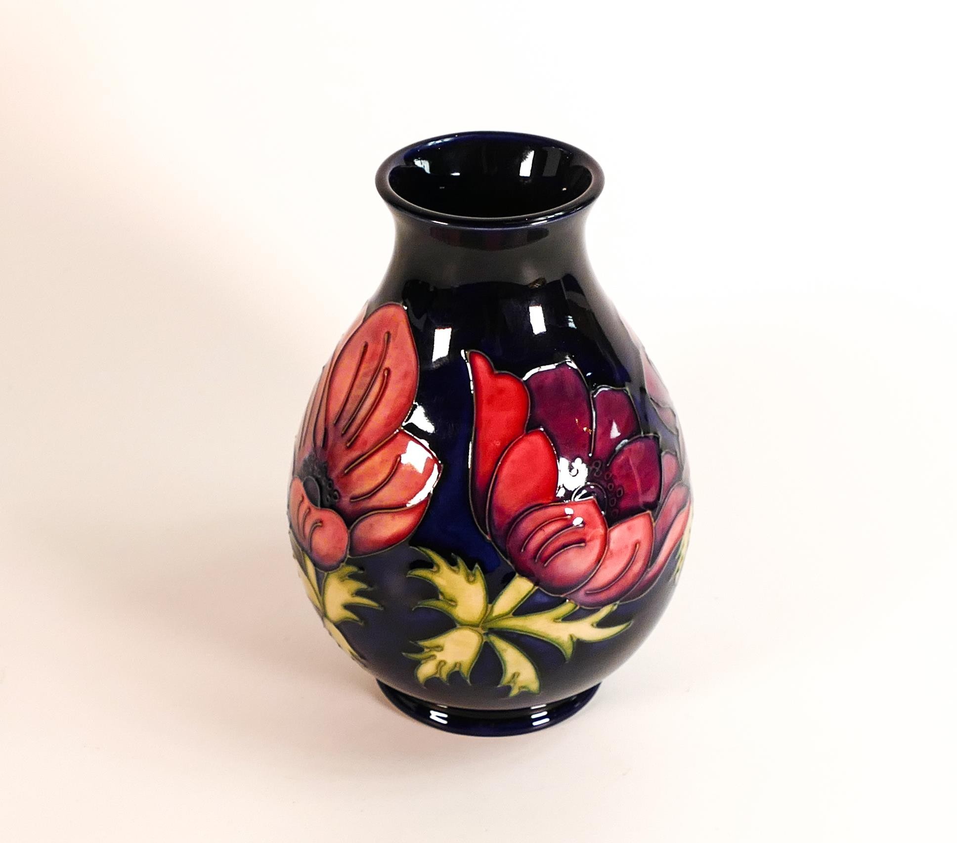 Moorcroft Anemone on blue ground vase, height 19cm, boxed - Bild 6 aus 6