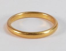 22ct gold hallmarked wedding ring / band, size Q/R, weight 4.44g