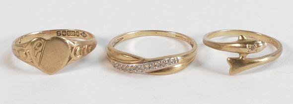 Three 9ct gold rings, 3.4g.