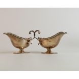 Pair of silver sauceboats, hallmarked for Birmingham 1926, 302g. (2)