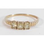 Ladies 9ct gold ring set with single pale yellow stones, size Z,2.3g.