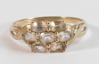 9ct gold ring set with five clear white stones, size Z, 3.1g.