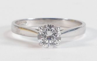 9ct white gold ring set with CZ stone, size P,2.5g.