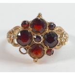 Very pretty ornate 9ct hallmarked gold garnet cluster set ring, size N, weight 4.87g.