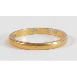 22ct gold wedding ring, size L, 2.5g.