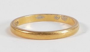 22ct gold wedding ring, size L, 2.5g.