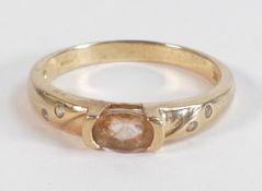 Ladies 9ct gold ring set with single pale amber stone, size N,2.1g.