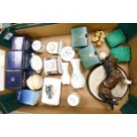 A mixed collection of items to include boxed Aynsley floral decorated items, Belleek vases, Treasure