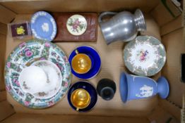A mixed collection of items to include Royal Doulton Brambly Hedge Cup & Saucer The Gift, Wedgwood