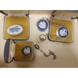 A good collection of Wedgwood Jasperware jewellery items to include a circular brooch in Queens blue