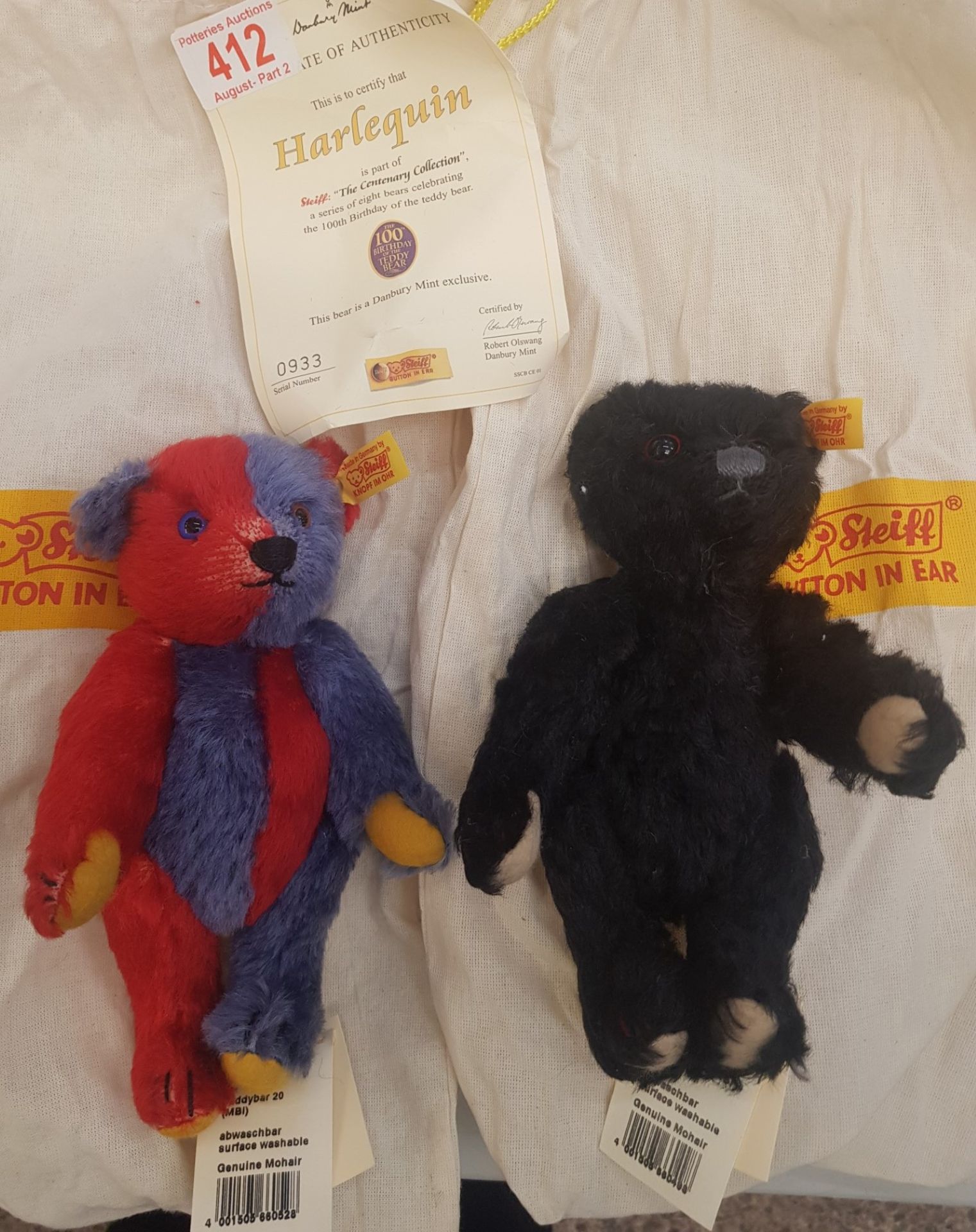 Two Steiff bears from The Centenary Collection to include 'Schwarz' and 'Harlequin'