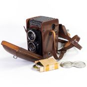 Rolleicord 1 Compur TLR film camera in case with leather case, lens covers & filters, marked DRP