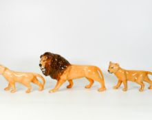 Beswick Lion family comprising Lion 2089 and two cubs 2098 (3)