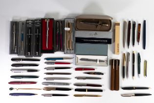 A good collection of vintage pens including Sheaffer, Parker, Papermate etc.