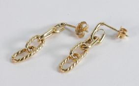 9ct gold pair of chain earrings, 1.8g.