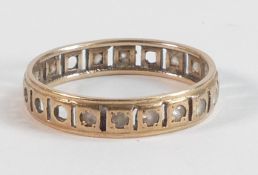 9ct gold eternity ring, size O, 1.8g, stone missing.