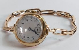 9ct gold ladies wrist watch on 9ct gold expandable bracelet, gross weight 16g. Springs in bracelet