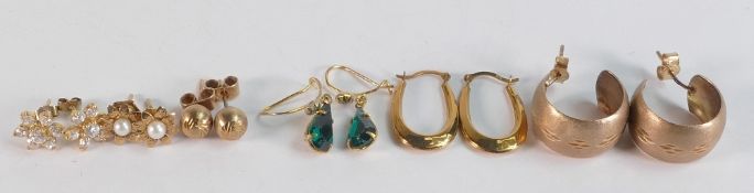 6 x pairs of 9ct gold earrings, gross weight 8.06g including any stones. Either hallmarked,