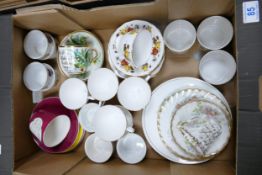 A mixed collection of items to include Colclough part tea set, Early 20th Century Cups & Saucers