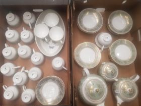 Wedgwood Columbia patterned items to include large and small tea pots, lidded sugar bowl, 13 side