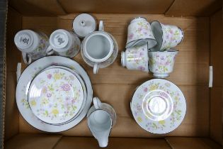 Noritaki Harmony Patterned 21 piece Tea Set