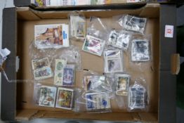 A large collection of loose collectors / cigarette cards including Senior Service Sights of