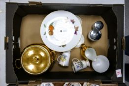 A mixed collection of tea and dinner ware to include Royal Worcester gilt milk jug and sugar bowl,