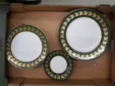 Spode Green/Golden Leaves Dinner and Side Plates (15 pieces)- 1 Tray