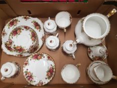 Royal Albert Old country roses 22 Piece Tea set (1sts)