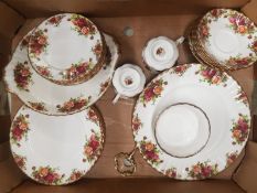 Royal Albert Old Country roses tea and dinner ware items to include 7 salad plates, 6 side plates, 1