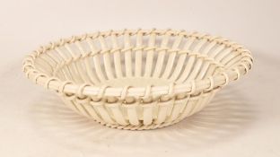 Wedgwood Cream Ware basket weave bowl, diameter 20.5cm