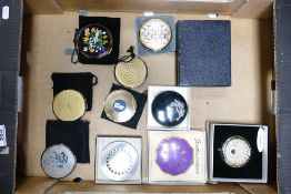 A collection of Collectable Stratton Compacts, Wedgwood item noted ( many in as new condition)