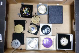 A collection of Collectable Stratton Compacts, Wedgwood item noted ( many in as new condition)